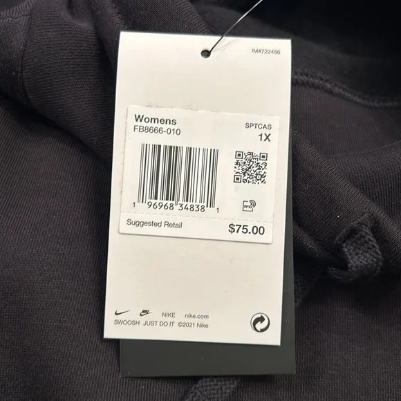 Nike Oversized Fit Plus Sweatshirt - Picture 7 of 9